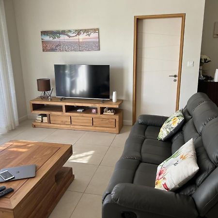 Immaculate Two Beds Luxury Marina Apartment Rivière Noire Exterior foto